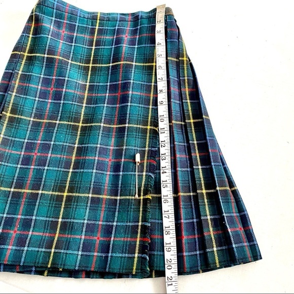 Vintage Tartan Plaid Kilt Skirt and Vtg Trifari Safety Pin Girls S-M 22" Retro - Picture 14 of 15